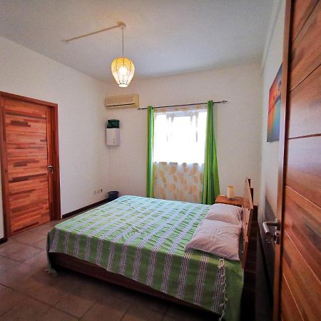 Oceanside Licenced Tourist Residence Flic en Flac Bagian luar foto