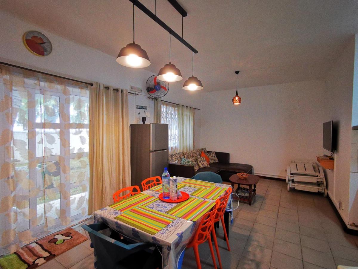 Oceanside Licenced Tourist Residence Flic en Flac Bagian luar foto