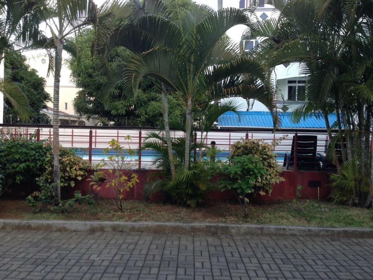 Oceanside Licenced Tourist Residence Flic en Flac Bagian luar foto